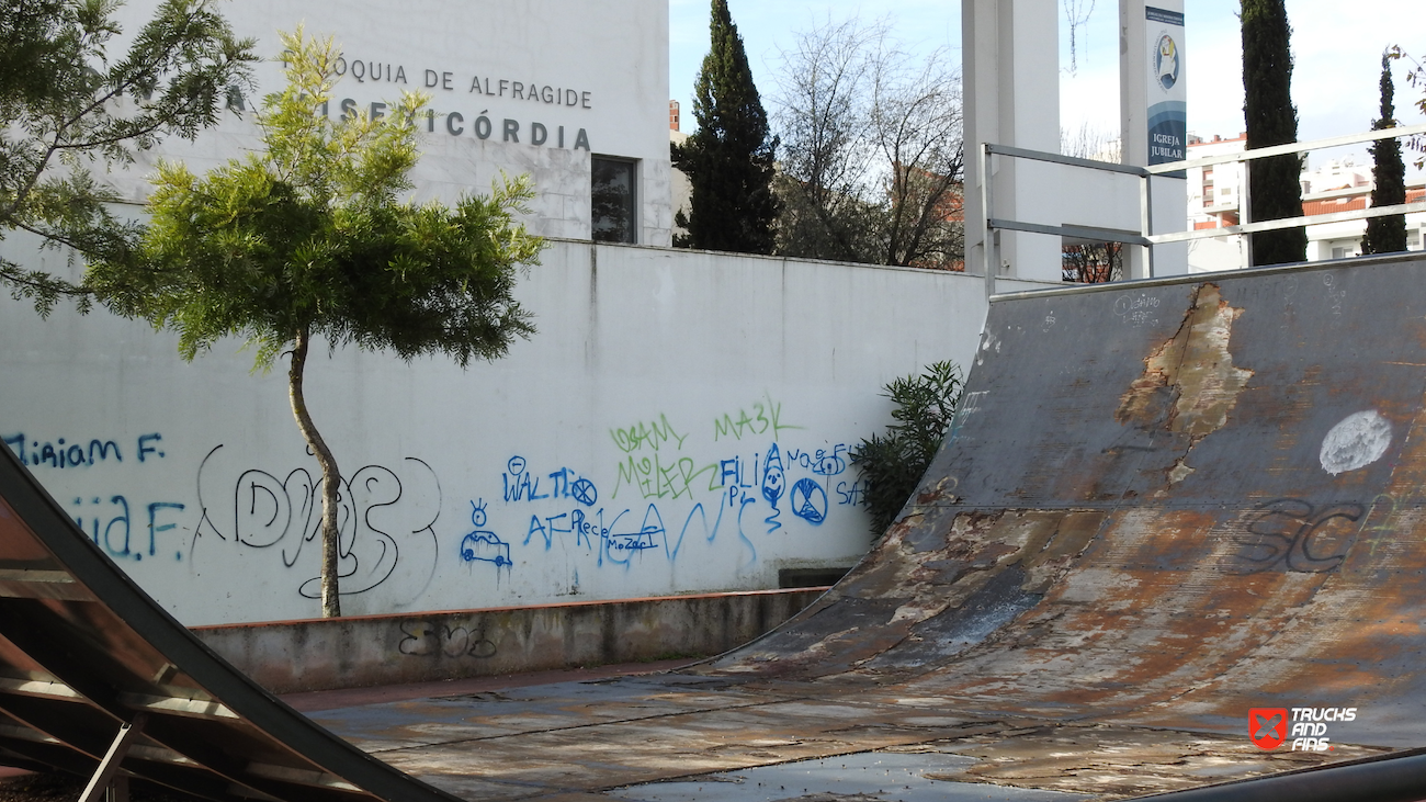 Amadora halfpipe